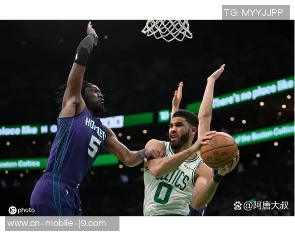 黄蜂与火箭激战正酣03月12日NBA常规赛精彩回顾与分析 黄蜂与火箭激战正酣03月12日NBA常规赛精彩回顾与分析